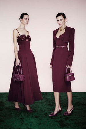 بالتأكيد تبحثين عن مجموعة لا تشبه غيرها، تحمل فخامة واضحة من دون مبالغة، وتجمع بين الجرأة والاتزان بأسلوب ذكي.